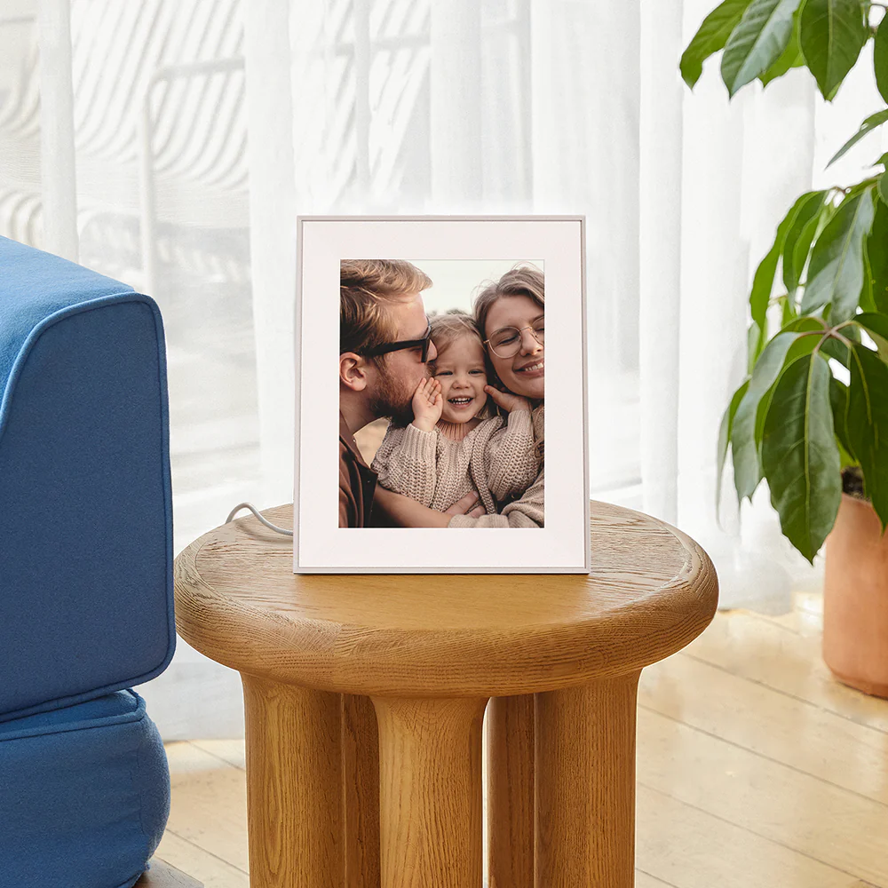 Aura Aspen 12" Digital Photo Frame – White Quartz | AF215-MWHT - Image 6
