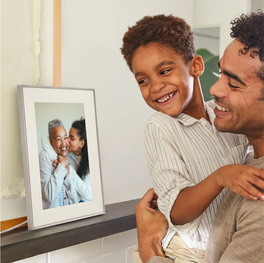 Aura Aspen 12" Digital Photo Frame – White Quartz | AF215-MWHT - Image 7