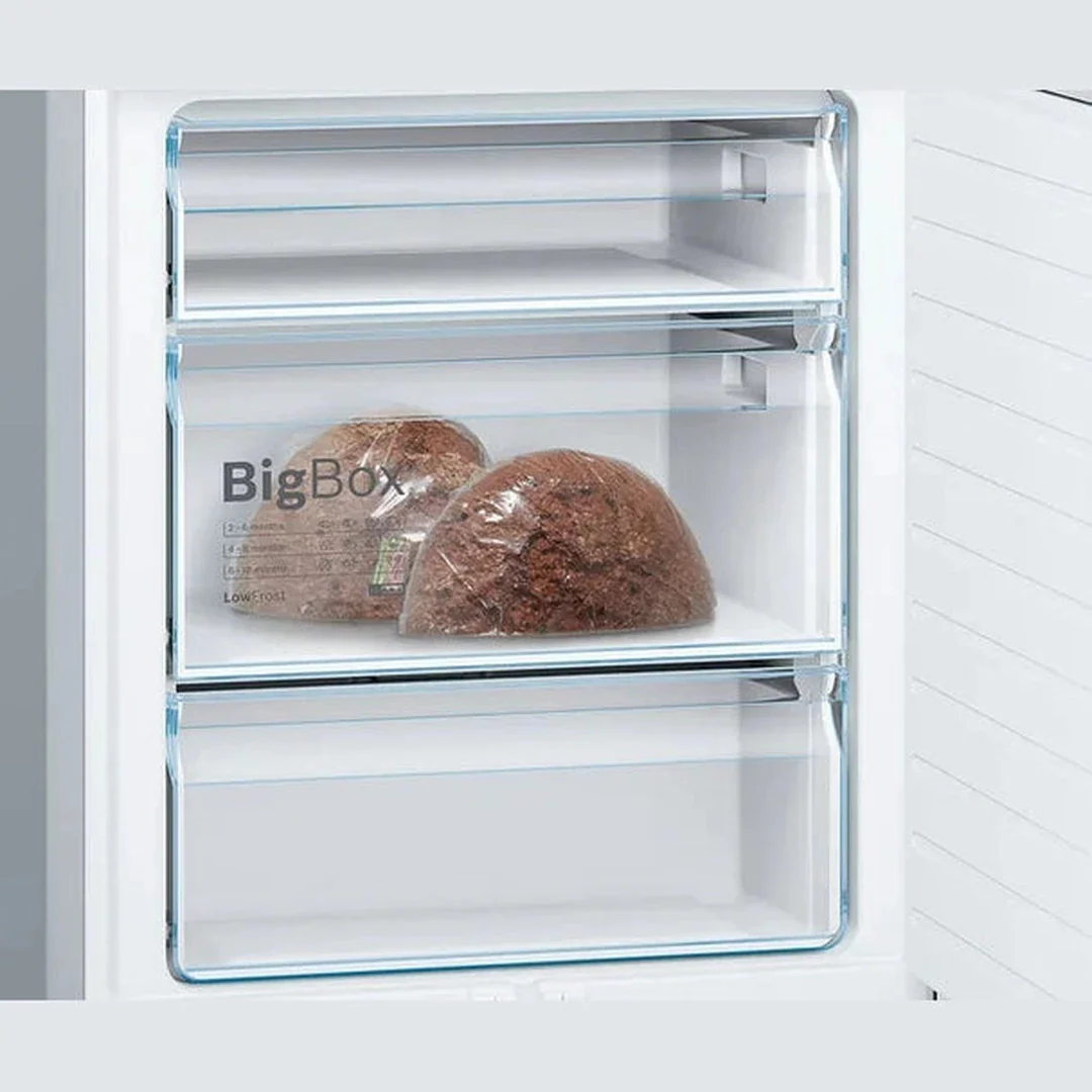 Bosch Serie 6 Freestanding Fridge Freezer | KGE49AICAG - Image 6