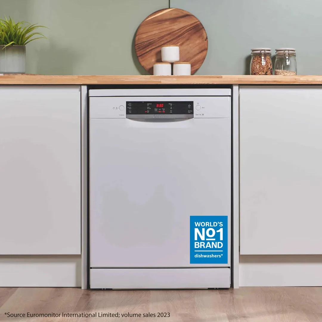 Bosch Series 2 free-standing dishwasher 60 cm White | SMS26AW08G - Image 4