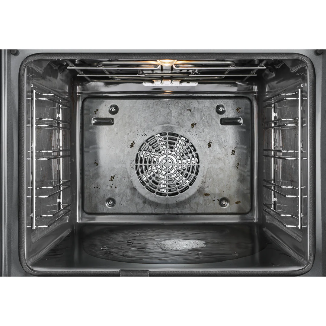 Bosch Series 4 Built-in oven with added steam function 60 x 60 cm Black | HQA534BB3B - Image 3