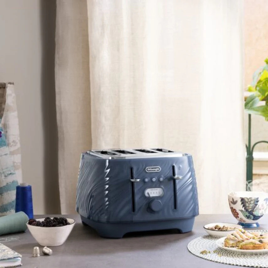 De’Longhi Ballerina Seta 4-Slice Toaster – Silk Blue | CTDS4003.BL - Image 4