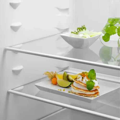 Electrolux Series 500 Integrated Fridge Freezer | LNS5LE18S5 - Image 5