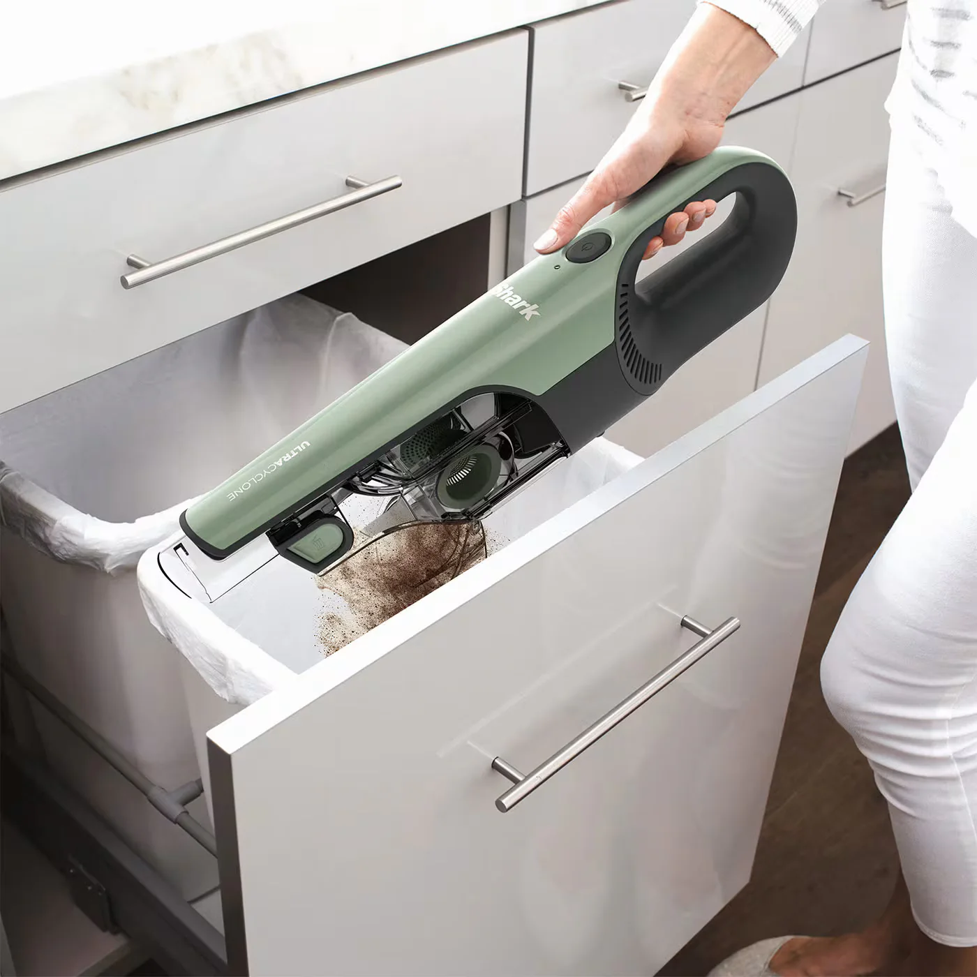 Shark UltraCyclone Pro 160W Cordless Handheld Vacuum | CH901UK - Image 4